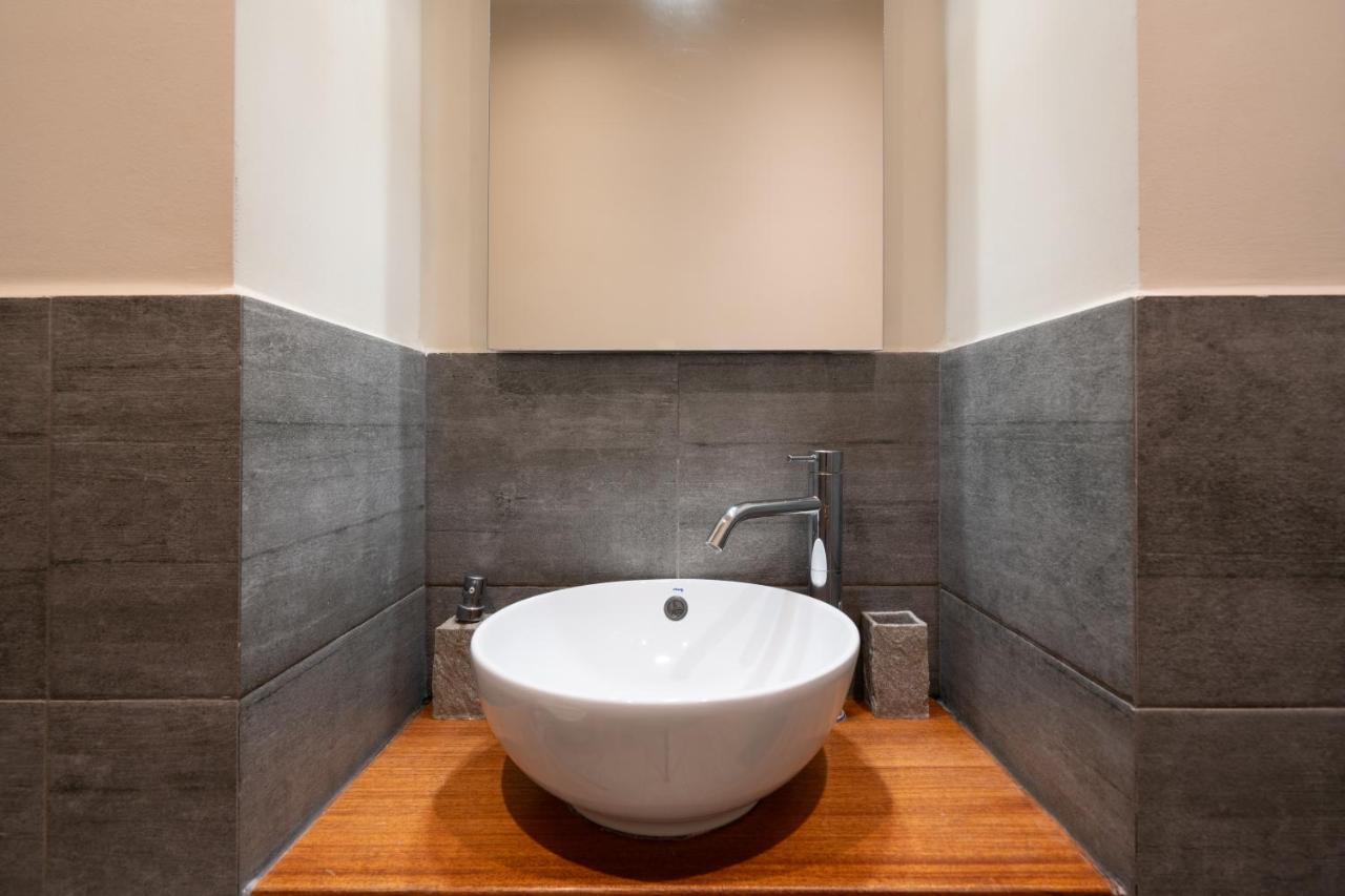 Classy Apartment In Koukaki, Walk To Metro & Acropolis Афины Экстерьер фото